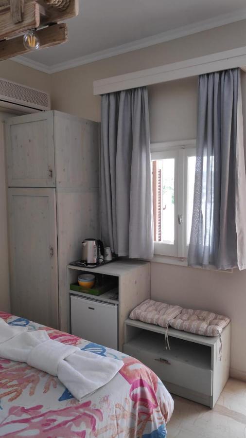 Helena'S Rooms Kassiopi Exteriör bild